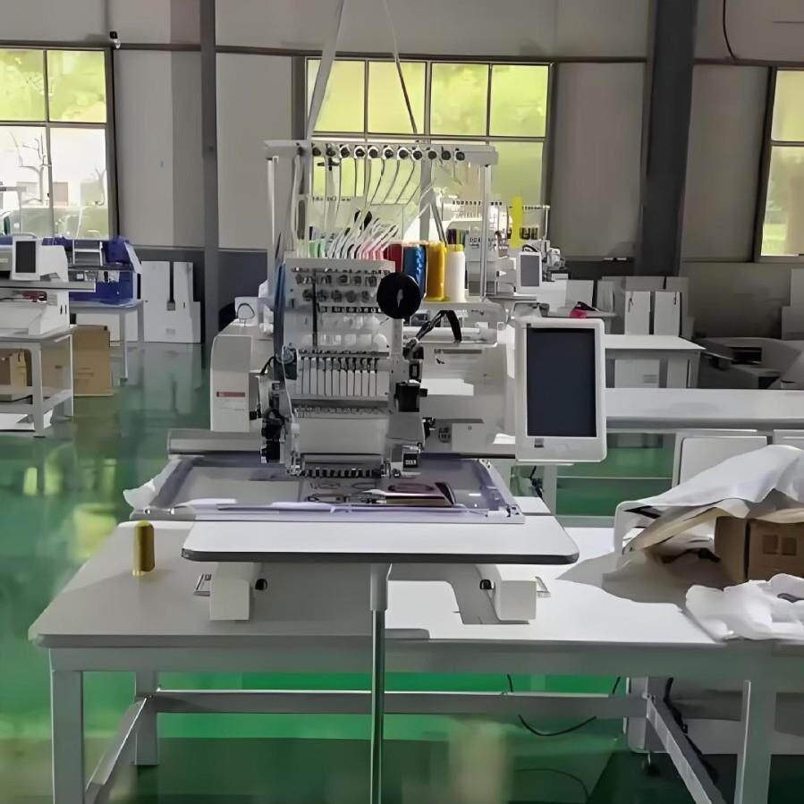 大面型单头绣花机多功能全自动平布枕套锦旗等大面积图案刺绣机