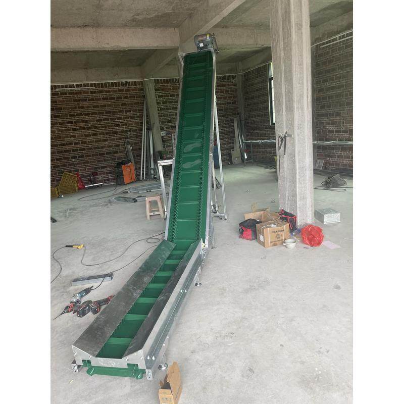 上料传输机爬坡输送机给料传动带小型传送带提升传递机皮带运输机