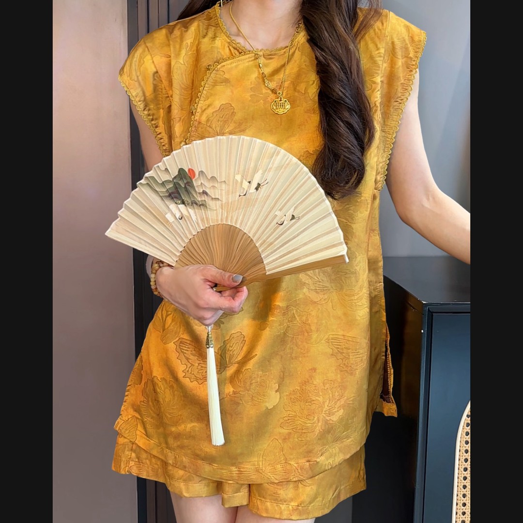 两件套设计师款夏季新款国风显瘦盘扣蝴蝶印花钉珠上衣短裤套装