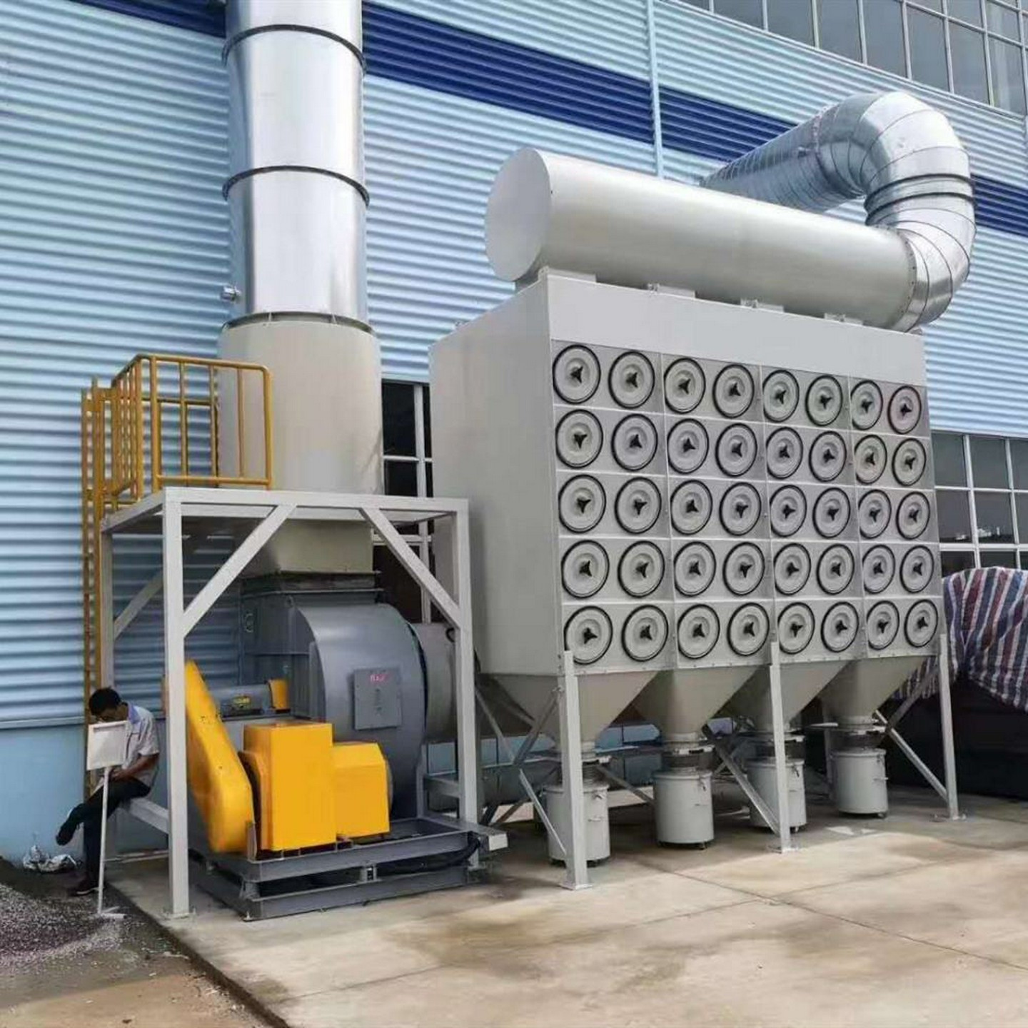 国海打砂化工涂料车间用集成滤筒除尘器PLC控制在线可调脉冲反吹