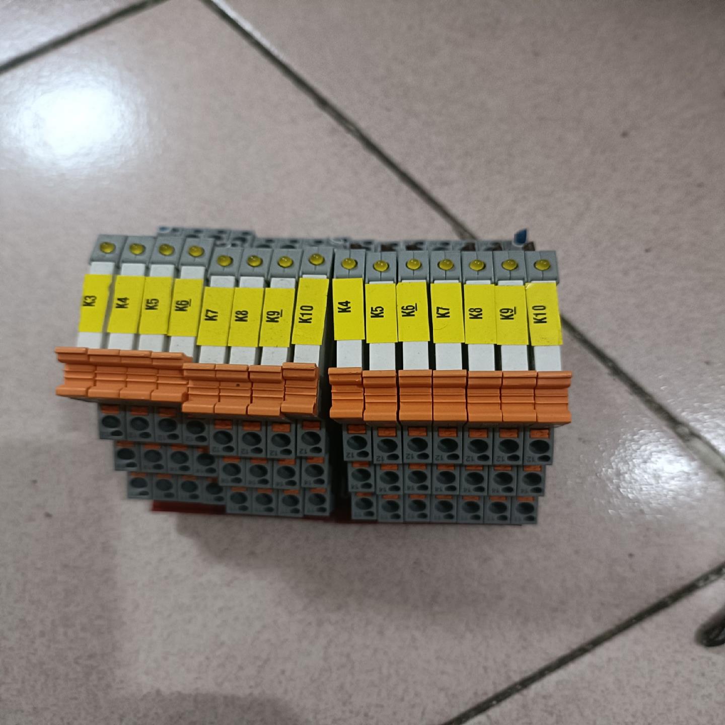 【议价】菲尼克斯继电器 2961105+底座2900958 RIF-