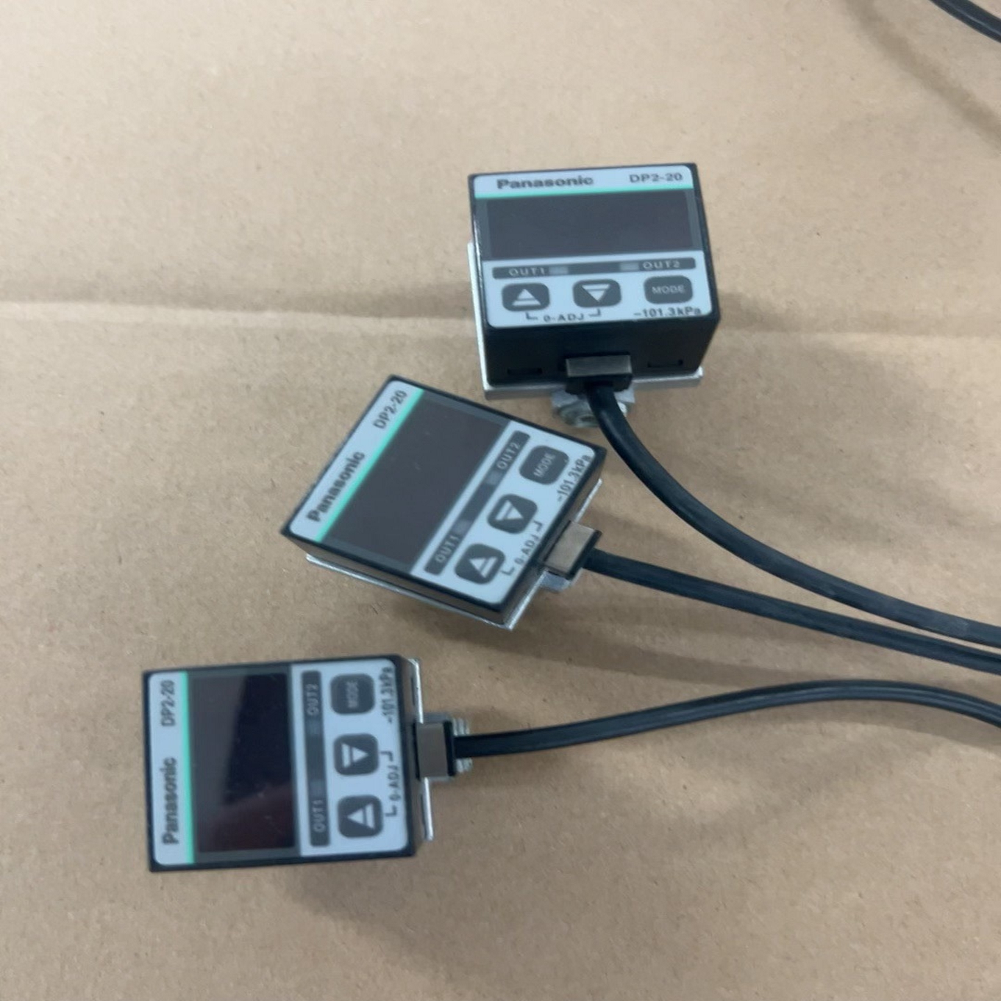 询价神视压力传感器DP2-20原装二手短线，线长约50 c m，