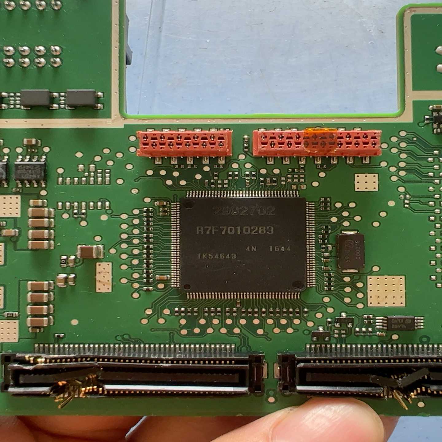 R7F7010283 旧货~询价