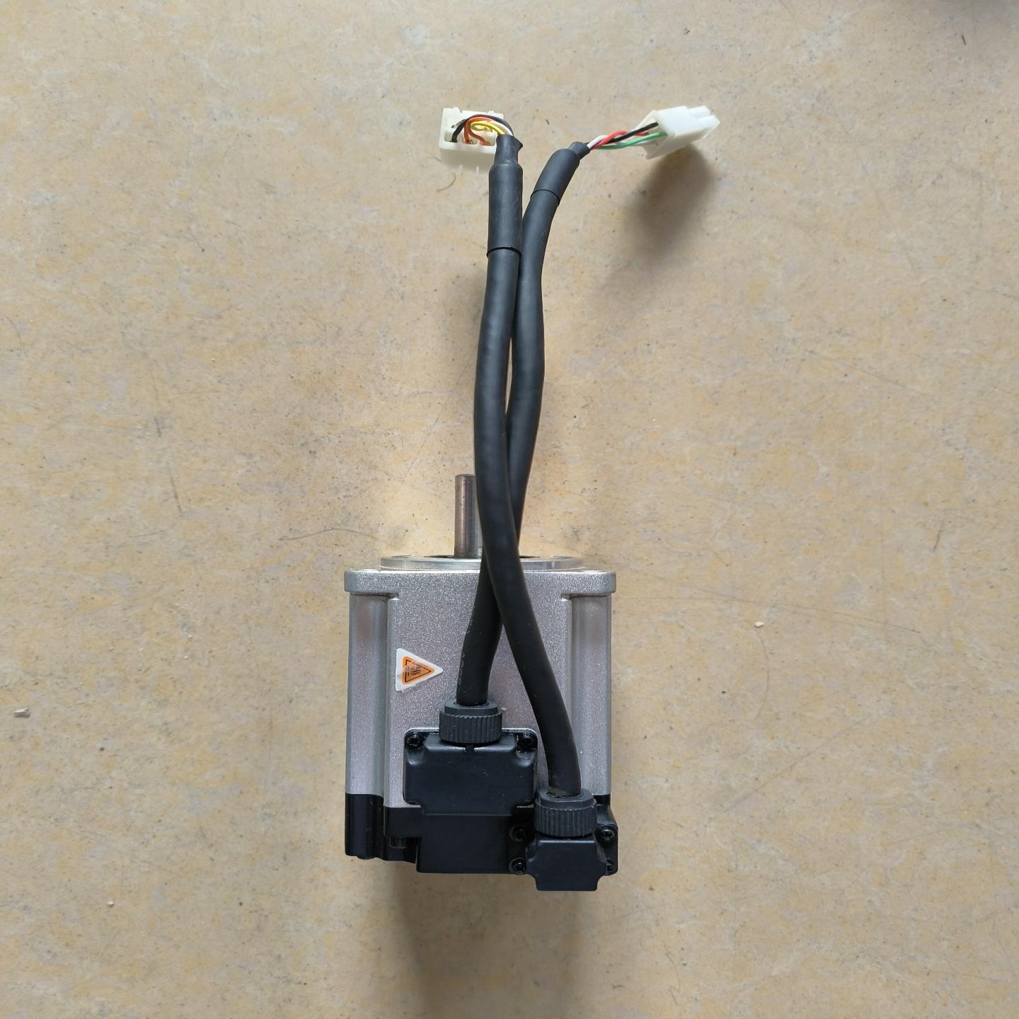 (询价)禾川伺服电机 型号:SV-X2MH040A-N2LN 实物图