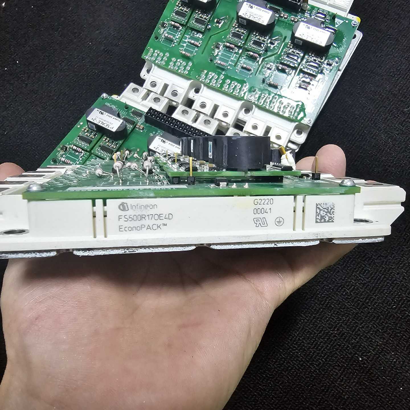 FS500R17OE4D-2SC0108T2G0-1799询价