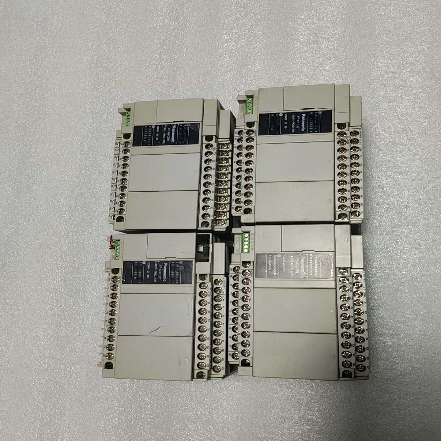 议价松下PLC AFPXHC30T-F,功能完好,轻微使用痕迹。