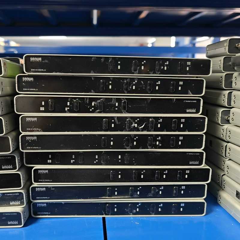 显示一拖四 Sanwr supply SW-KVM4LUN【鑫鑫商铺】