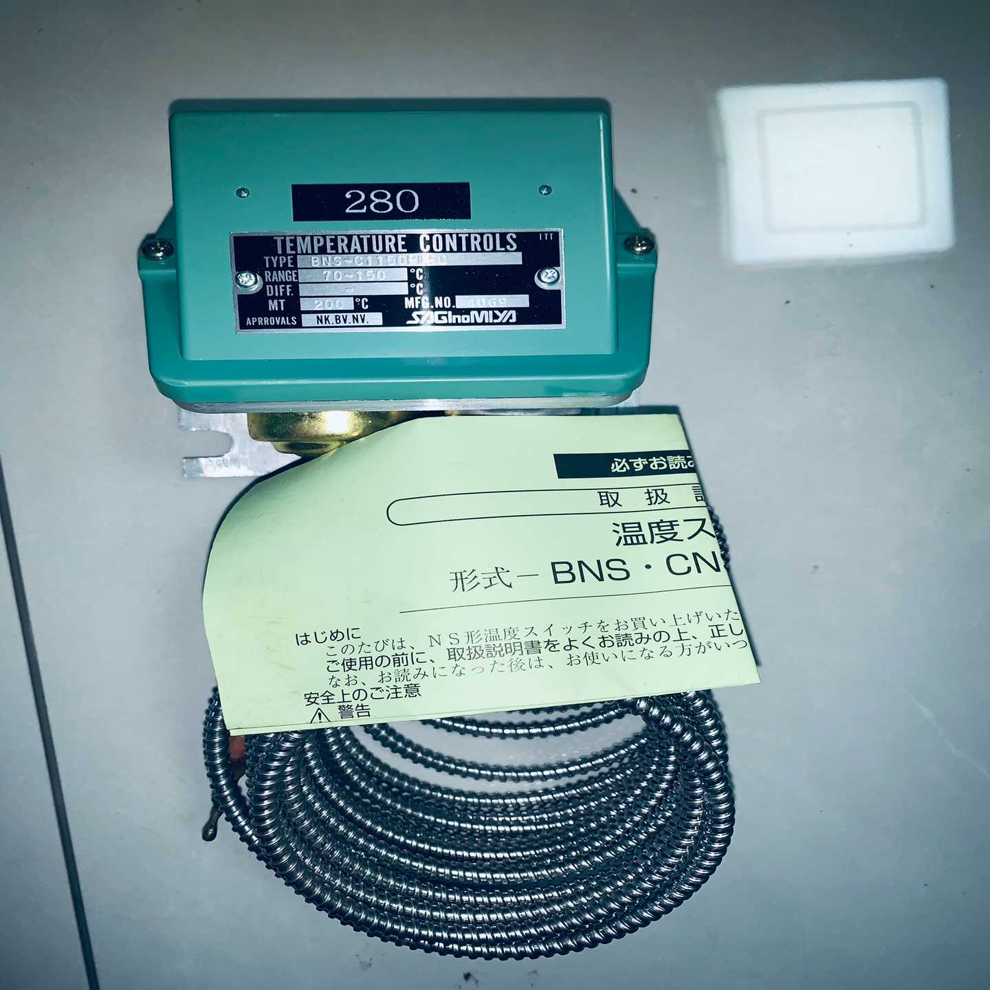 议价9.温度开关，型号BNS-C1150PL5Q，全新正品