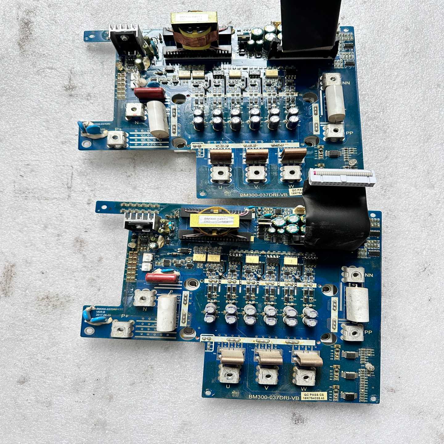正弦37KW变频器BM300-037DRI-VB驱动板带15询价