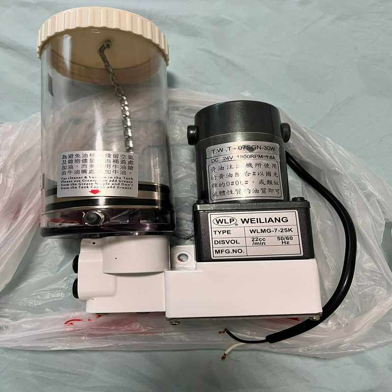 WLP黄油泵 WLMG-7-25K 东西没有使用过，实物请见~议价