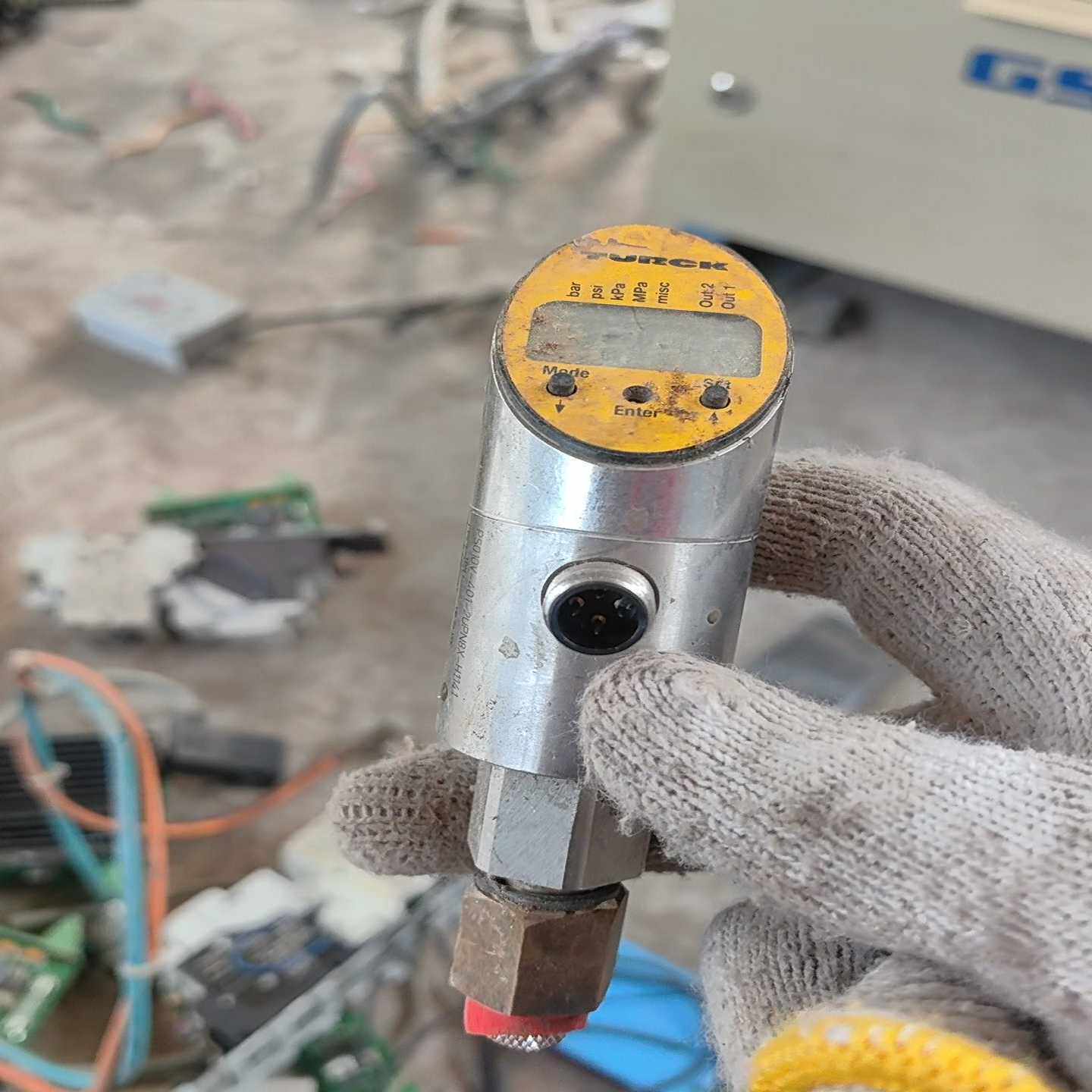 议价原装图尔克压力传感器两台，PS010V-401-2UPN8X