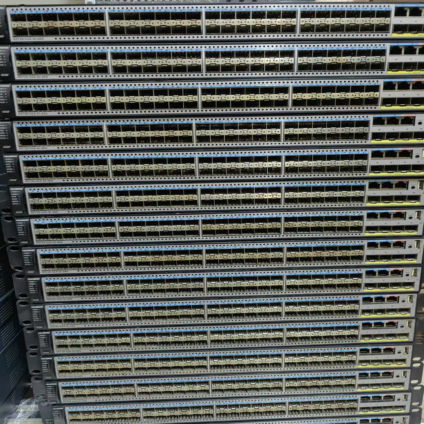华为S5720-52X-SI-48S 三层网管汇聚光纤交换机~议价