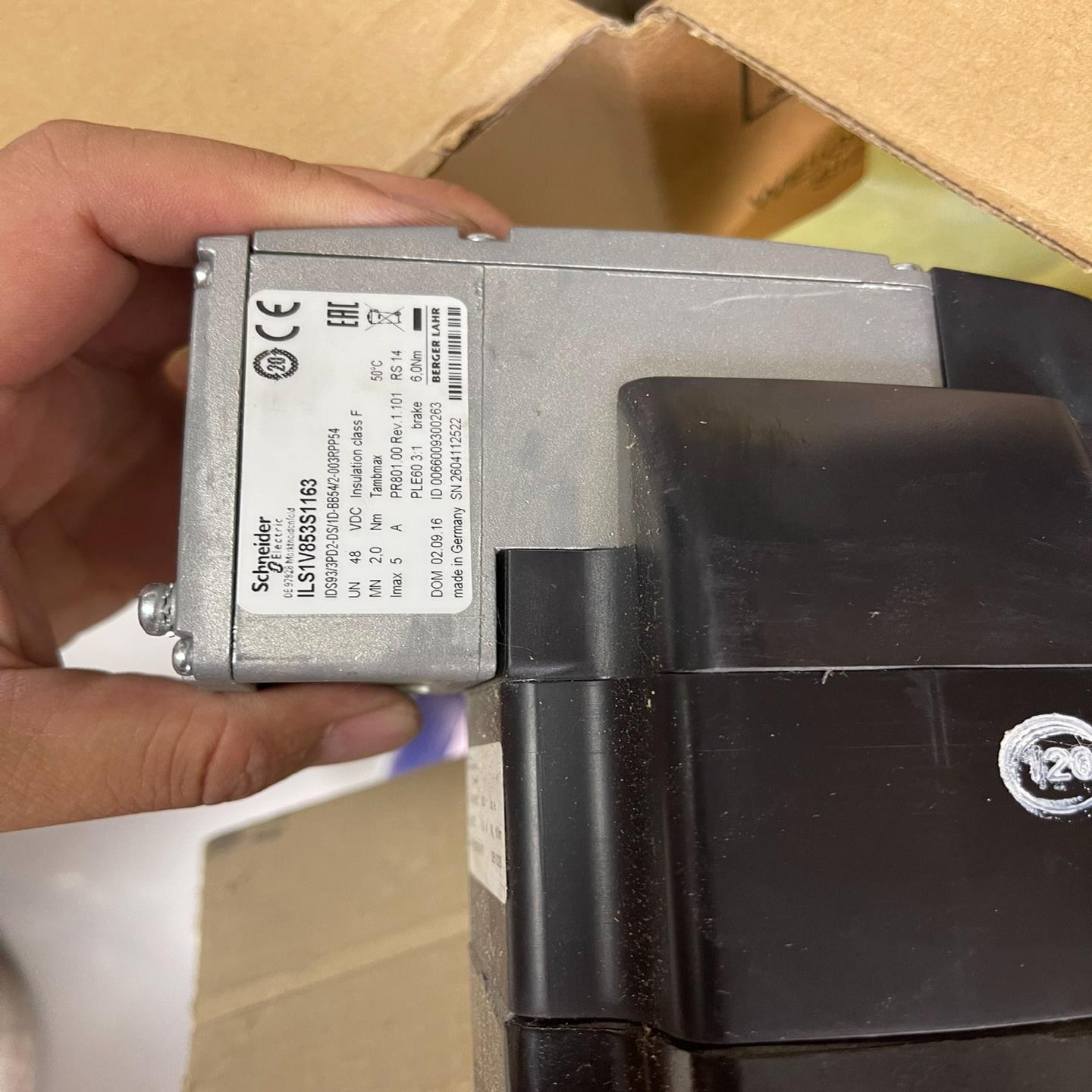 询价~伺服电机ILS1V853S1163 一台