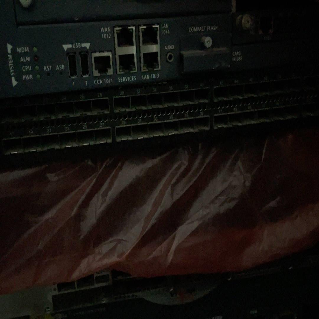 议价~IBM g8264交换机 全万兆光纤口加四个40G口。