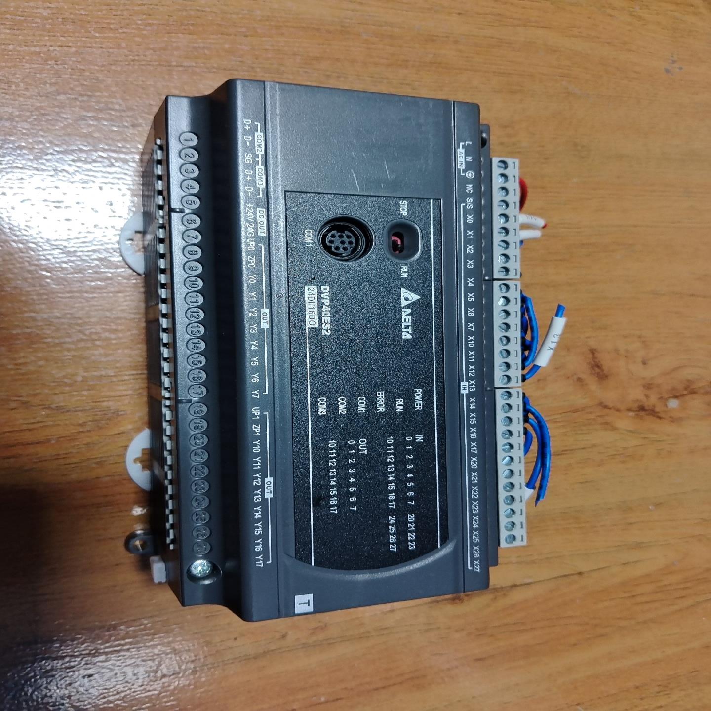 台达PLCDVP40ES200T，功能正常，成色为实图（缺【卡奥电子】