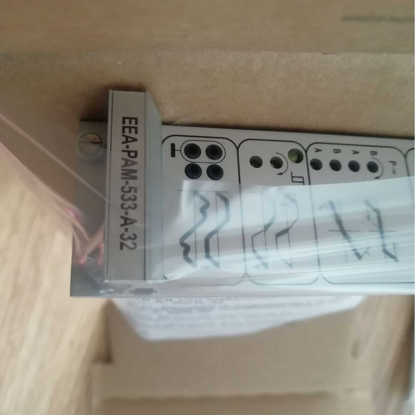 EEA-PAM-513-A-r33士VICKERS放大器