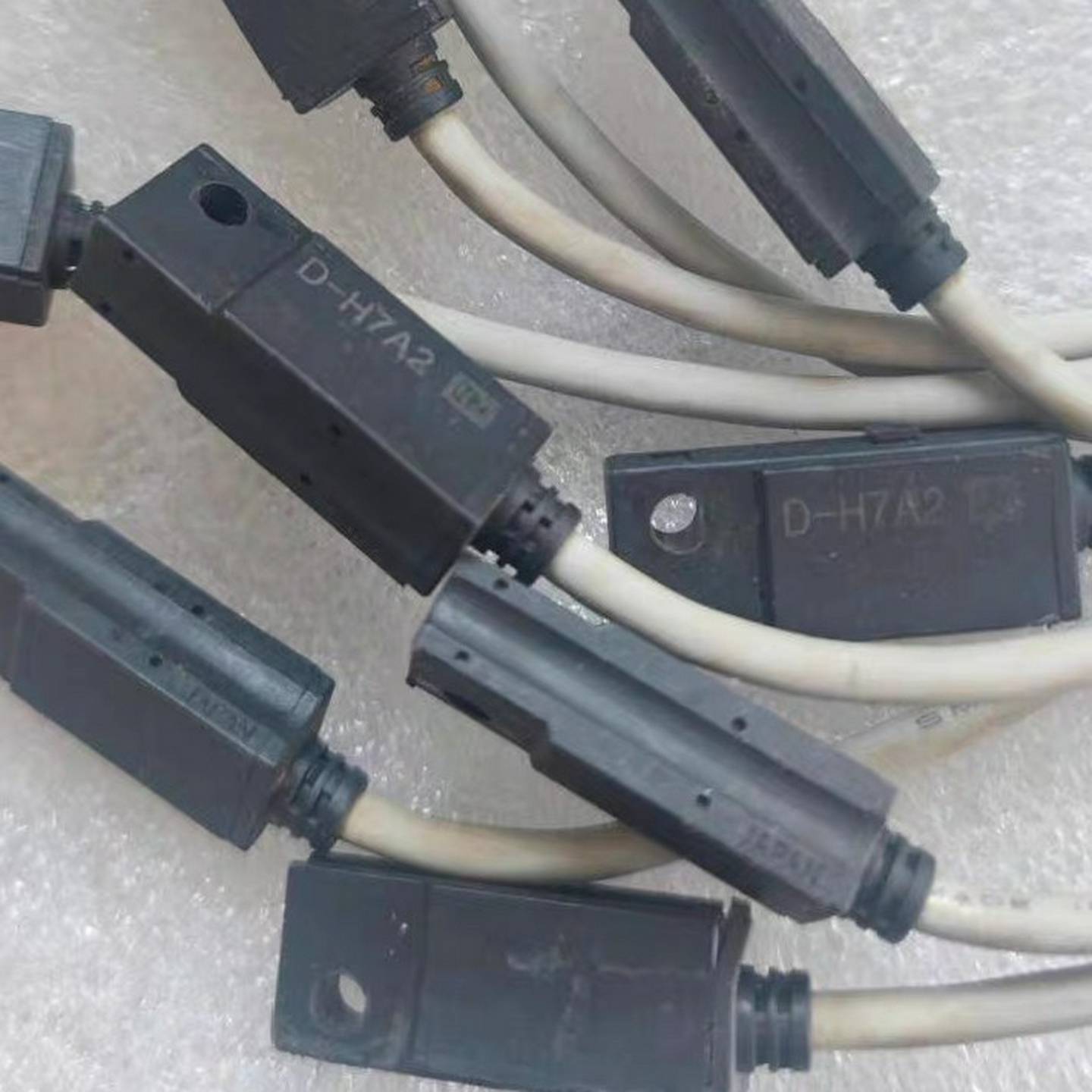 SMC磁性开关D-H7BD-H7A1D-H7A2{议价}