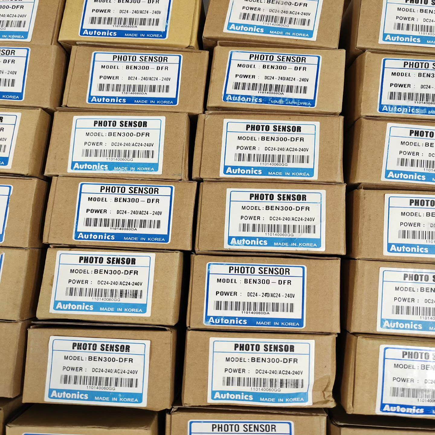 打包处理:全新原装正品韩国奥托尼克斯光电传感器，漫反射:~