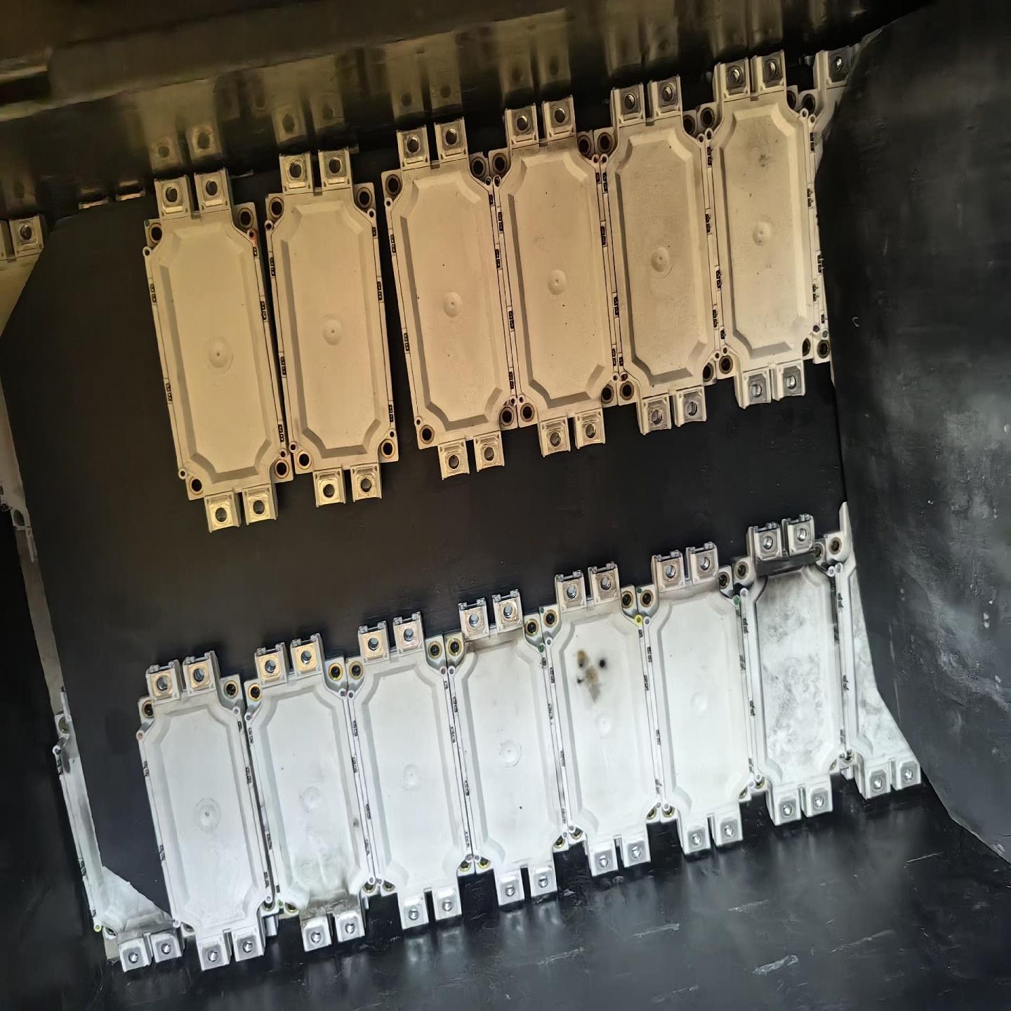 二手拆机模块IFF600B12ME4S8P-B11实物图实拍（夫美商行）