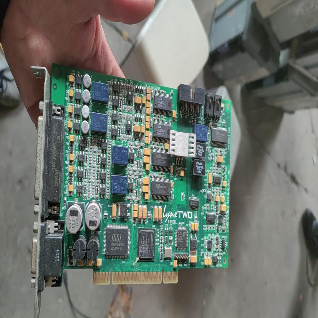 议~LYNX.two A 卡成色如图，包正常使用。