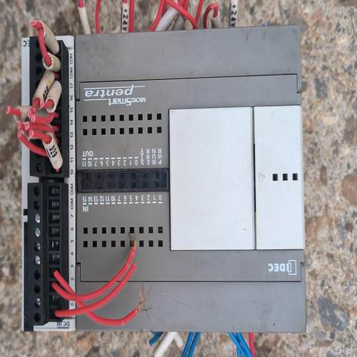 和泉PLC  FC5A-C24R2C ，和FC4A-N16B[浩蓉商户]