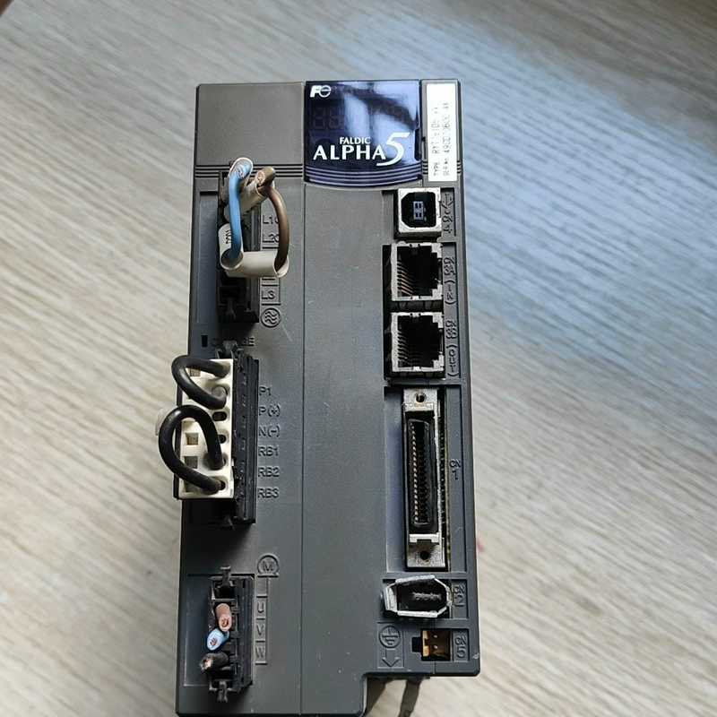 议~富士ALPHA5伺服驱动器RYT751D5-VV2,成色如图