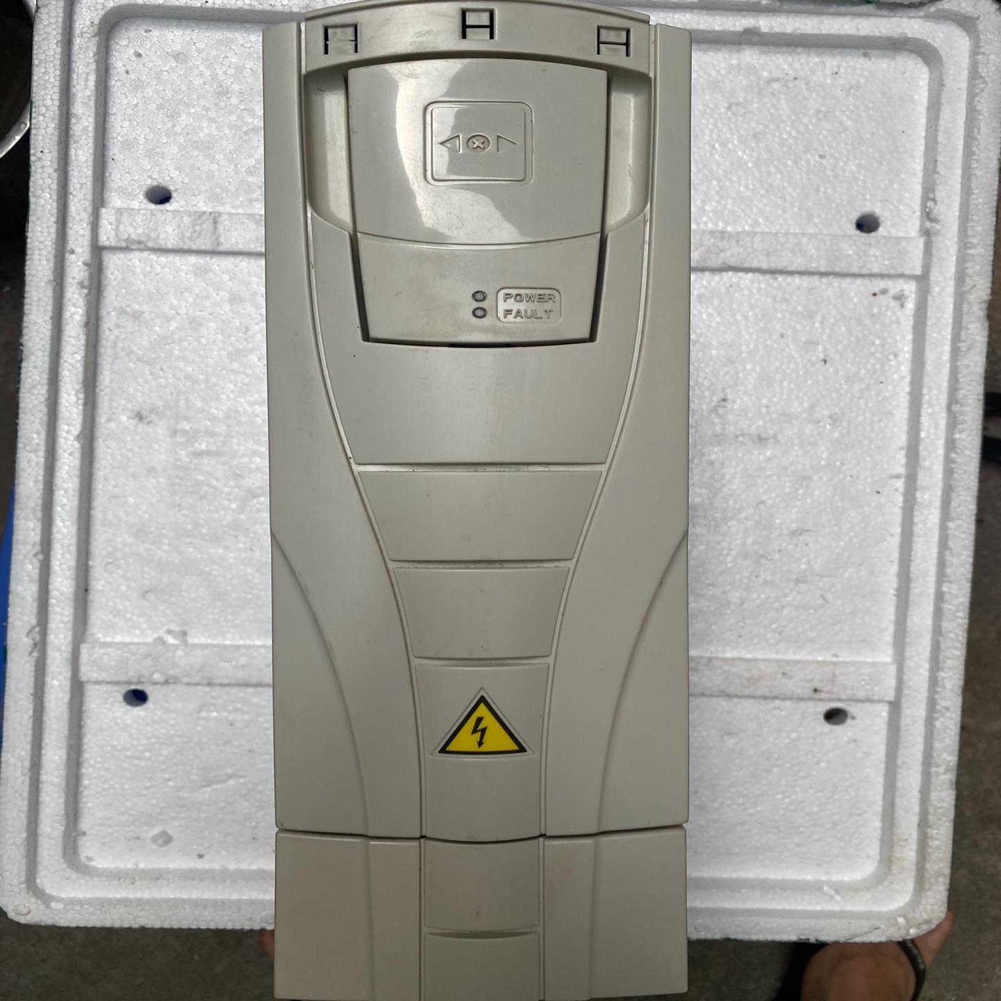 ABB 变频器 ACS510-01-07A2 3kw  （电子设备）