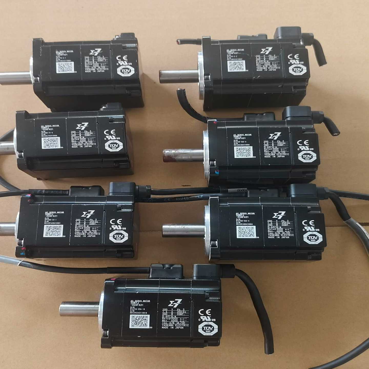 9新安川伺服电机SGM7J-02AFA217台，功能~询价