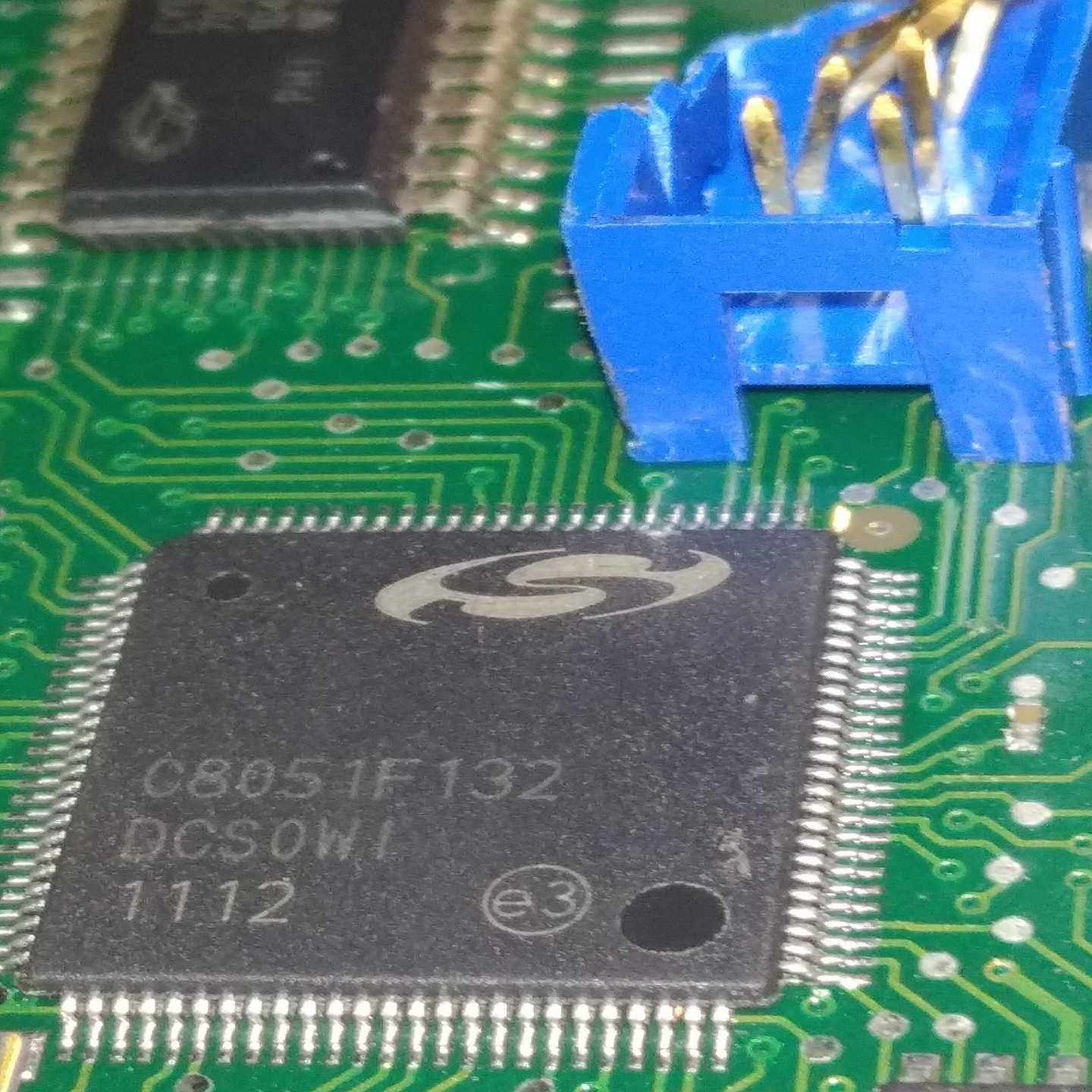 c8051f132 cy62256【侨报商行】