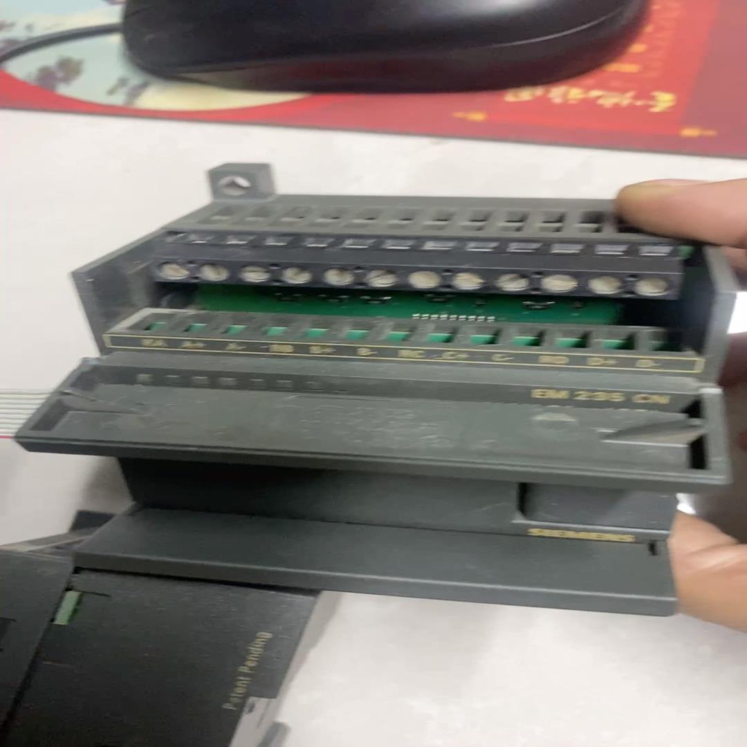 235-0KD22-0XA8，成色较新。库存2个询价