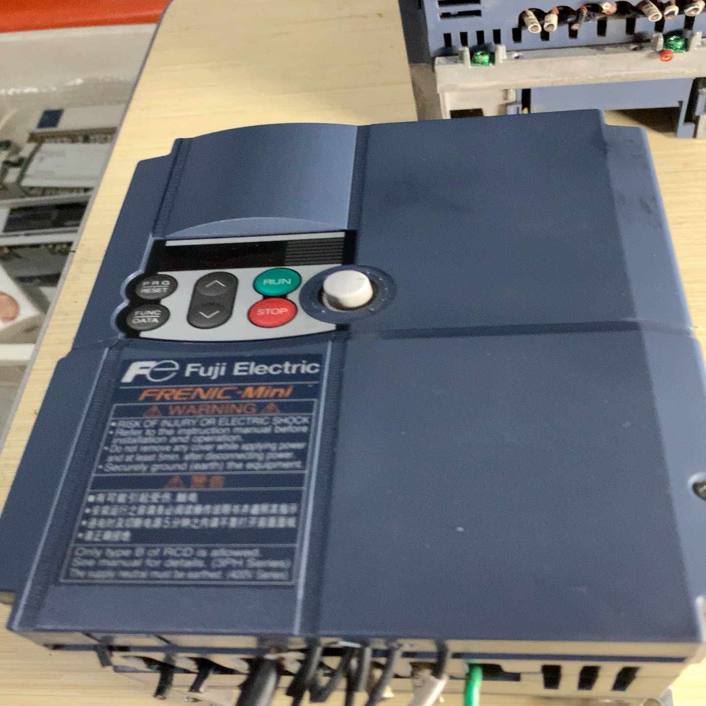 【星慕电子】富士变频器+FRN0011C2S-4C+三相+成色还不错
