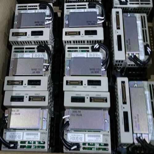 议~SRDA-SDA71A01A-E 安川放大器 安川机器人放大