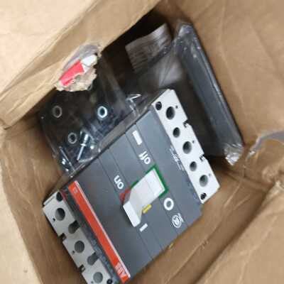 空开S3N250R2003PFF有一个，正询价