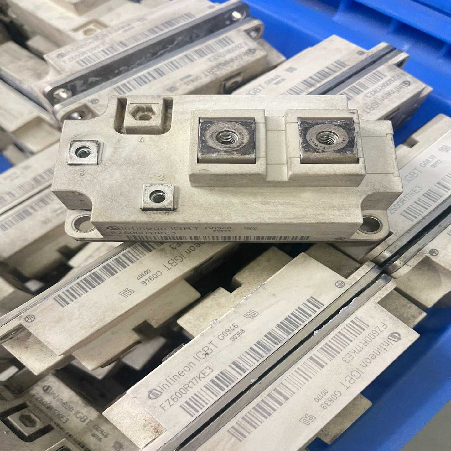 FZ600R17KE3模块功能质量，有联系我~询价