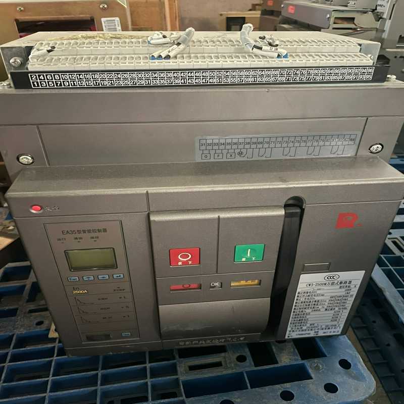 常熟CW3-2500M万能式断路器2台（瓠子电子）