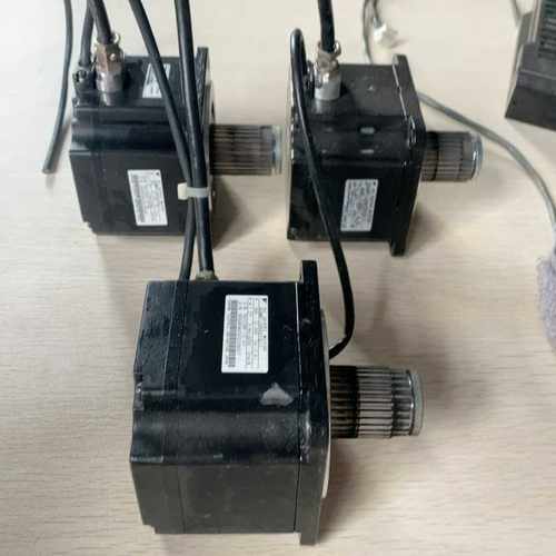 【星慕电子】YASKAWA/安川 固晶机伺服电机 400W 成色新 功能