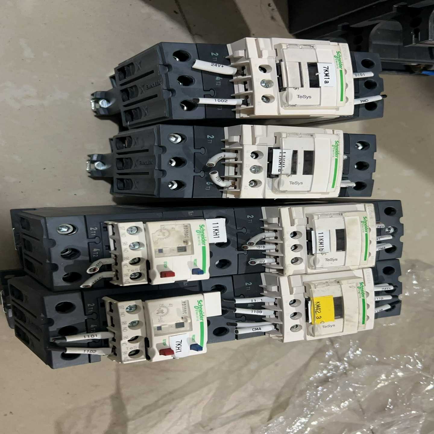 接触器LC1D40A四台有两台带继电LRD350C询价
