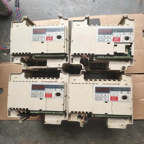 安川j7变频器1.5kw380v，成色如图，测试功能~询价