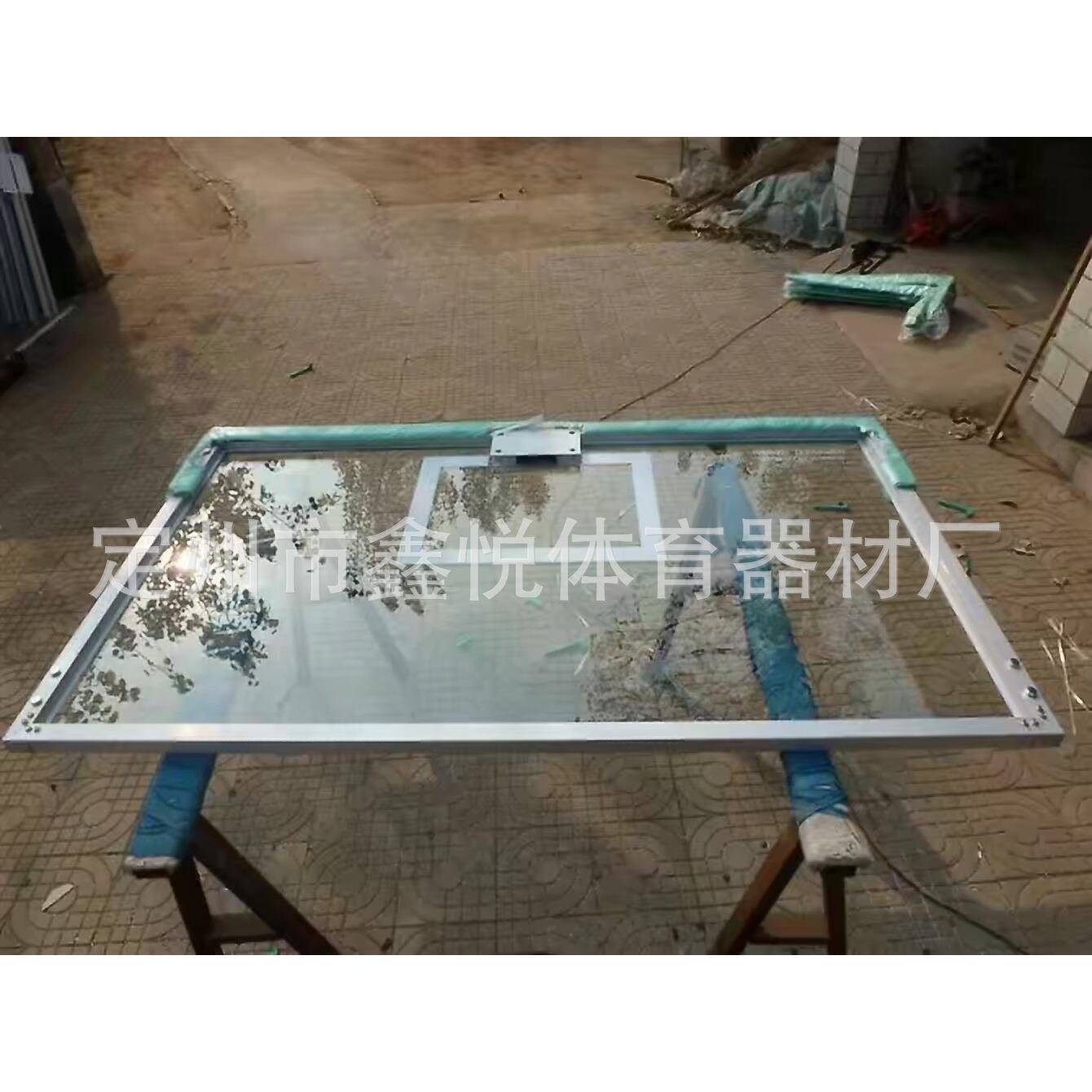 室外标准钢化玻璃篮球板铝合金边篮球架篮板成人户外篮板