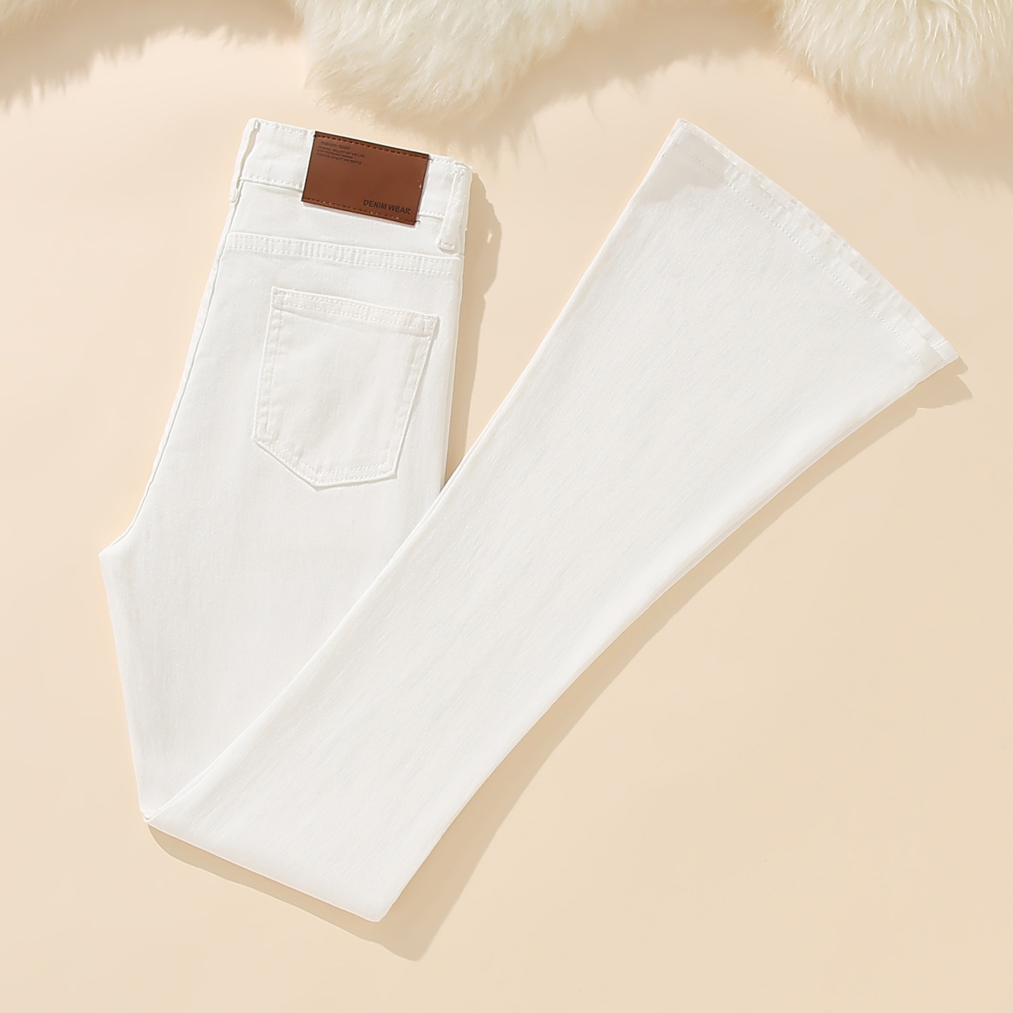 白色时尚女裤秋季爆款牛仔喇叭裤高腰弹力微喇裤子辣妹马蹄拖地裤