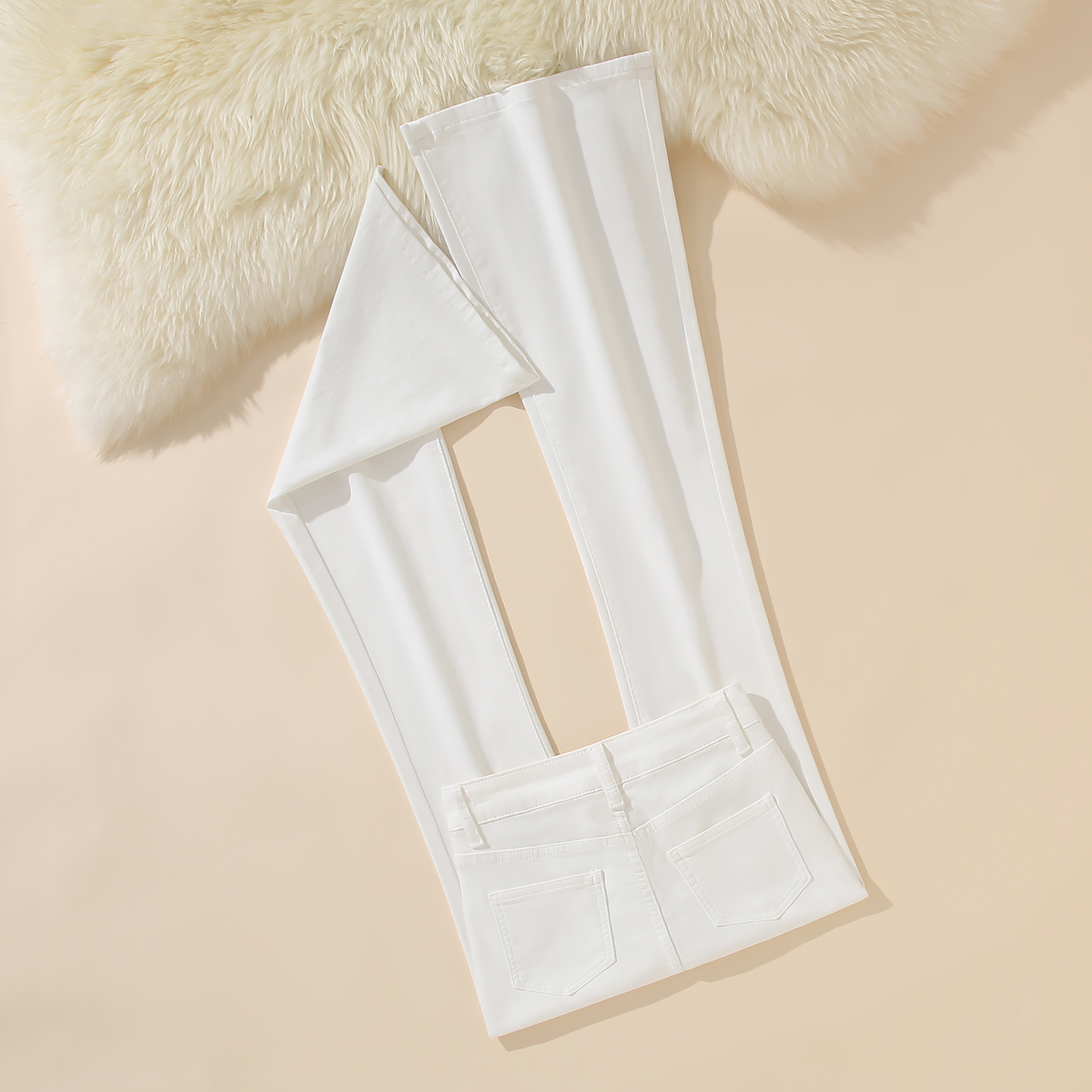 2025新款正品白色微喇牛仔裤女弹力百搭拖地裤时尚喇叭裤高腰显瘦