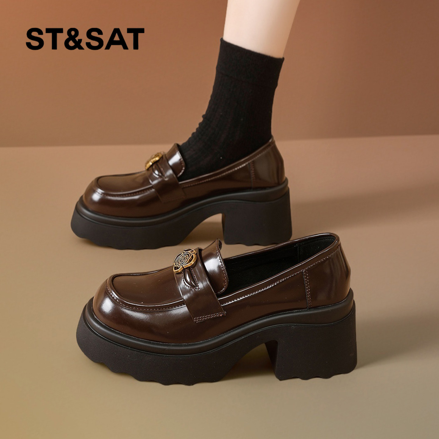 星期六乐福鞋女秋2025秋季新款女鞋女款爆款鞋子懒人一脚蹬小皮鞋