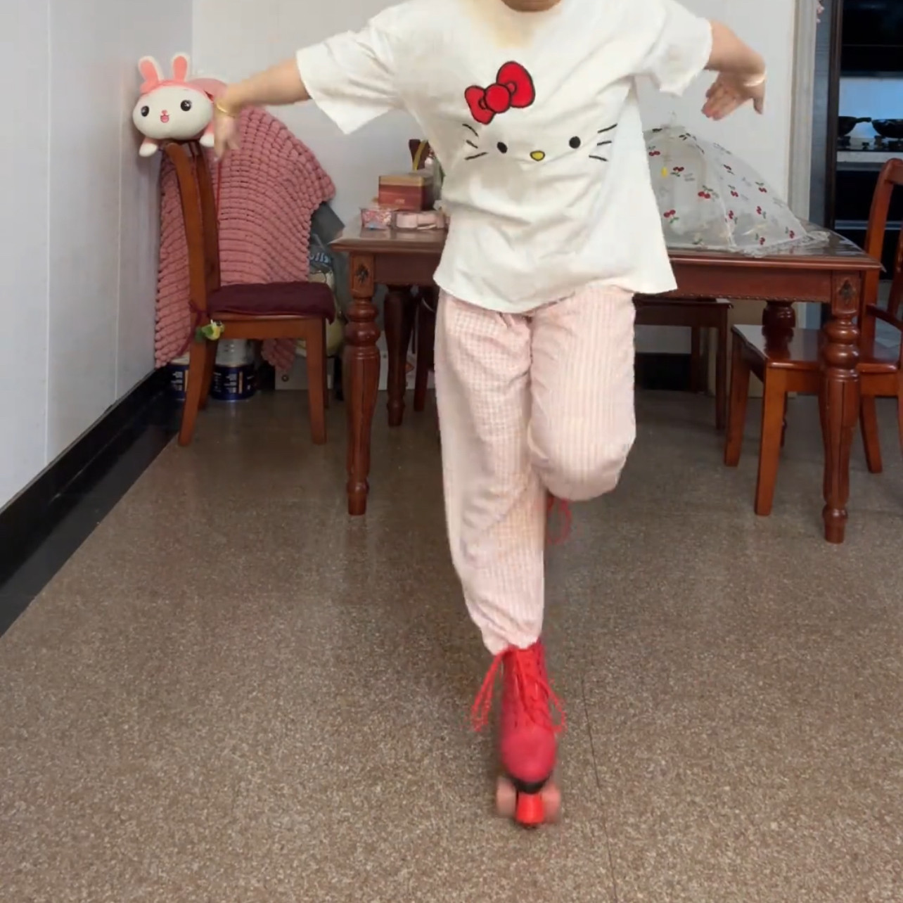可爱圆领短款甜辣修身显瘦上衣卡通印花短袖T恤女夏2026新款