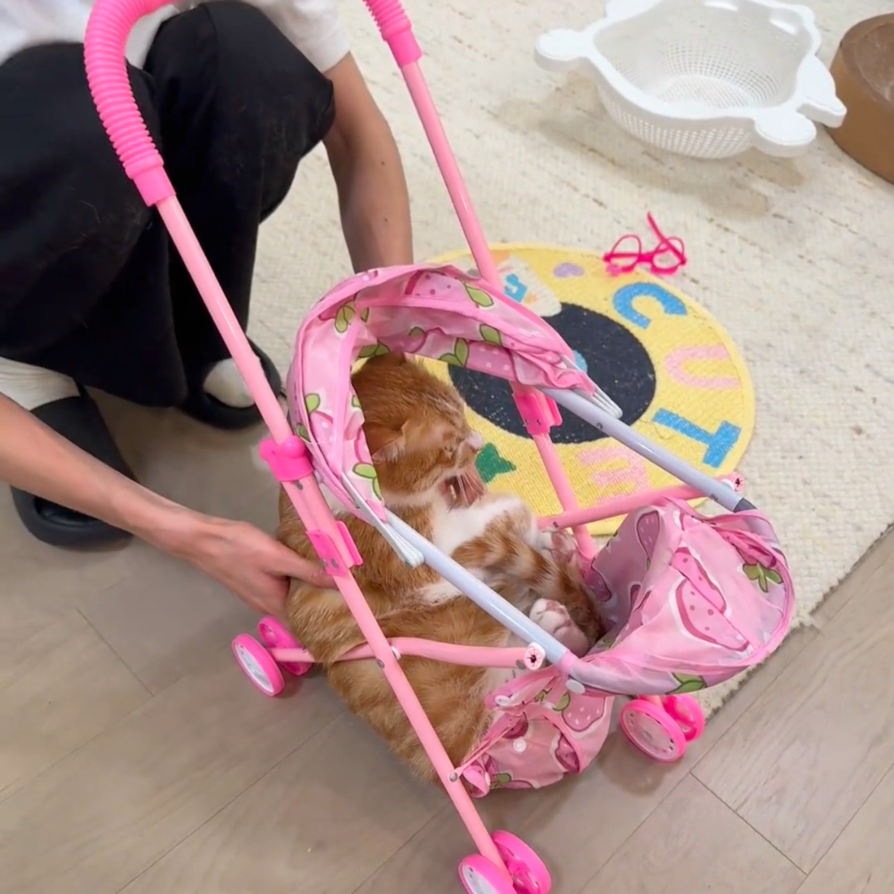 草莓粉色小推车儿童手推车玩具带娃娃小女孩仿真过家家道具婴儿