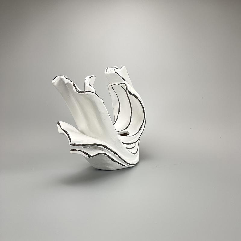 现代简约几何玄手绘XQM摆关件新式样板中房客厅海浪树脂花器软装