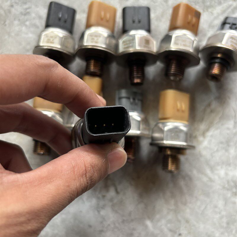 挖掘机卡特E312/320/330/336/345/B/C/D燃油高压共轨压力传感器