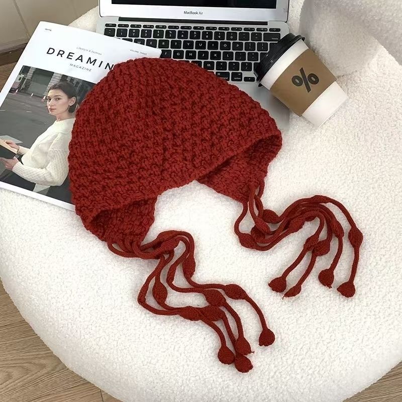 手工流苏编织球球红色针织毛线帽保暖时尚包头冬天护耳绑带帽子