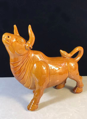 牛气冲天摆件招财办公室r商务高档装饰陶瓷斗牛金牛欧式简约现代