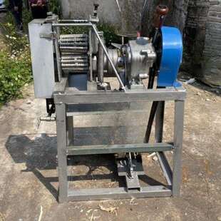 桂碎机枝皮机锤桂皮机黄柏枝条机桂皮加工机脱皮机电动