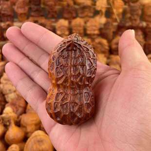 天然陈化料崖柏木好事花生实木雕刻吉祥多福花生家居装饰手把件